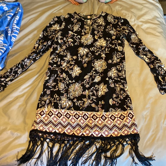 Dresses & Skirts - Dress
